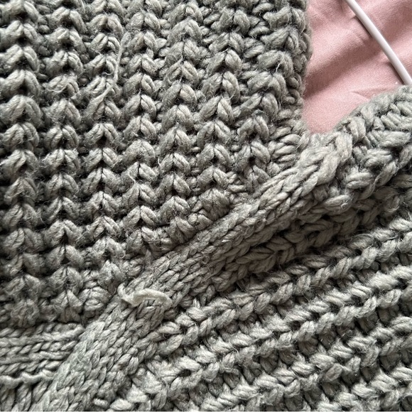 H&M - Picture 3 of 3